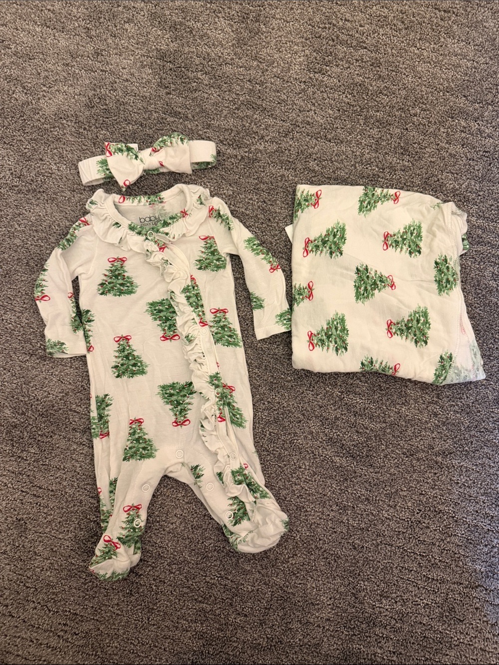 Baby Essentials Cream Pajama Set with Green Christmas Tree and Red Bow Print